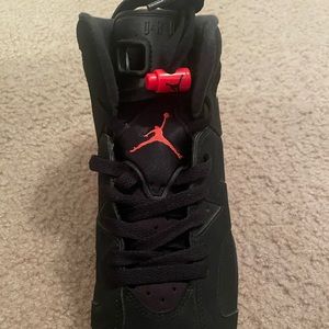 Jordan 6 infrared 2019 size 7 GS